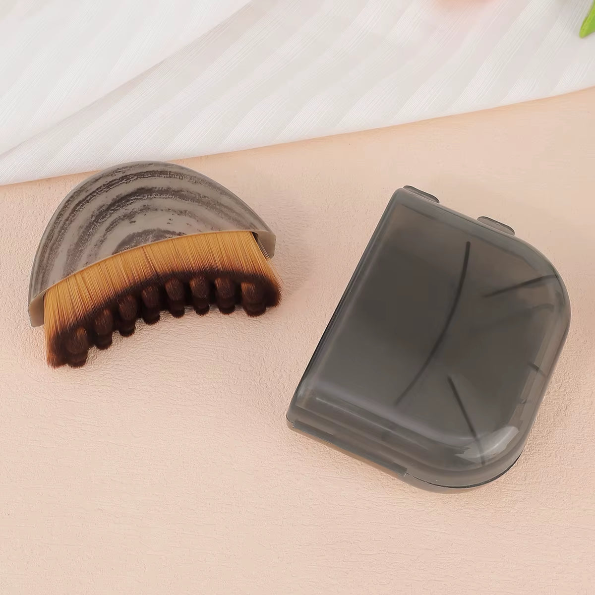 LUMORA™ Sculpting Face Brush